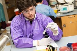 MLS Student Andrew Ashmore working in a lab